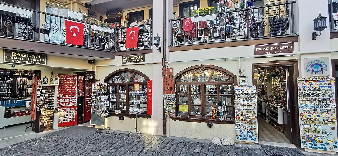 Atlıhan El Sanatları Çarşısı