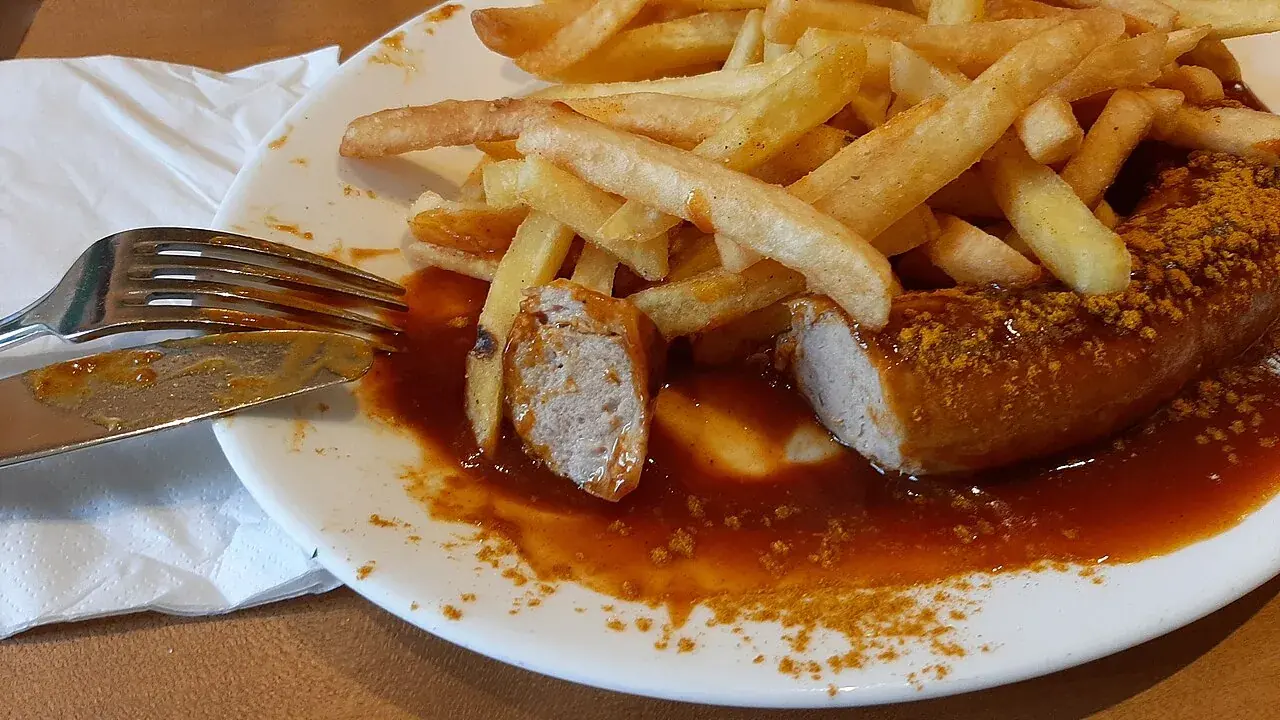 Berlin Usulü Currywurst