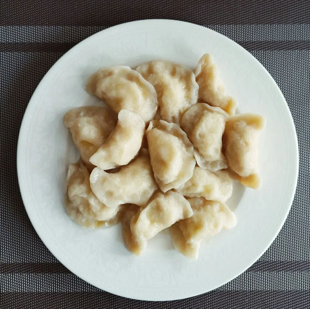 Geleneksel Pierogi Tabağı