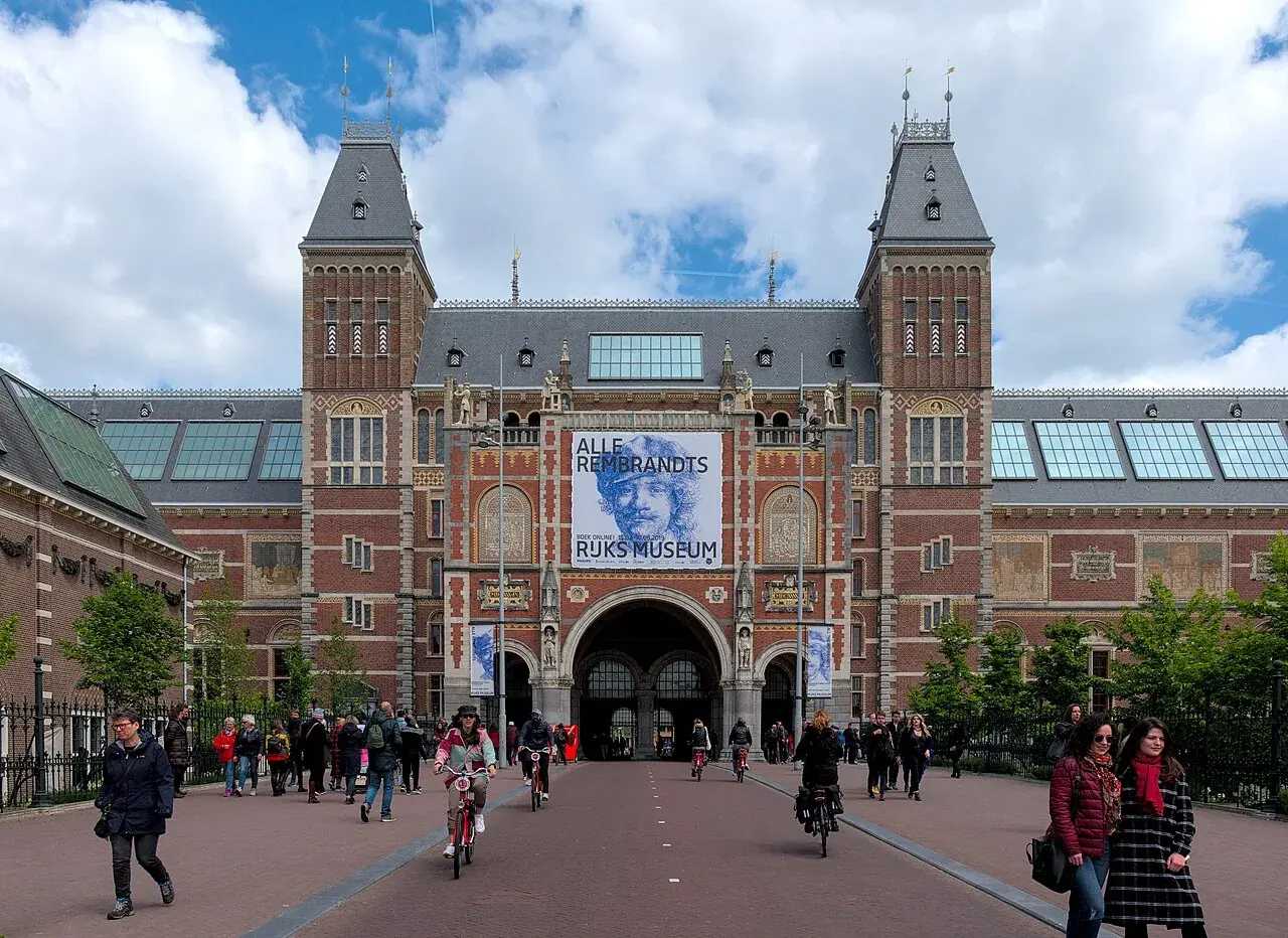 Rijksmuseum Muzesi Cephesi